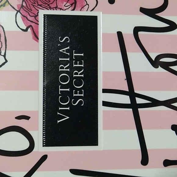 SALE! NWT Victoria's Secret "XO Victoria" 1.7oz - Picture 2 of 4